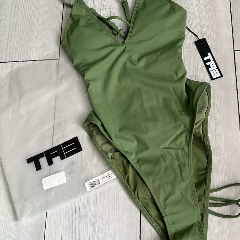 NWT TA3 Women’s Hi Cut Plungey One Piece XS REGULAR/LONG ARMY GREEN.